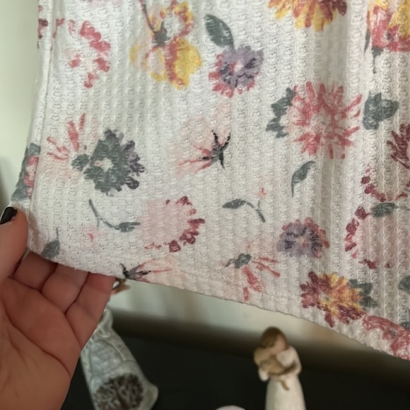 LANE BRYANT Pink/Purple/Yellow/White Floral Thermal V-Neck Top, Sz 22/24, GUC. - Picture 5 of 8